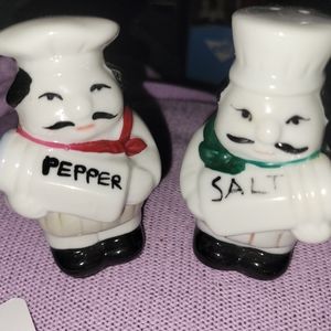 Salt and Pepper Shakers little 👨‍🍳 👩‍🍳